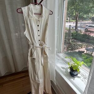 Off white Anthropologie sunmer jumpsuit, size 6p
